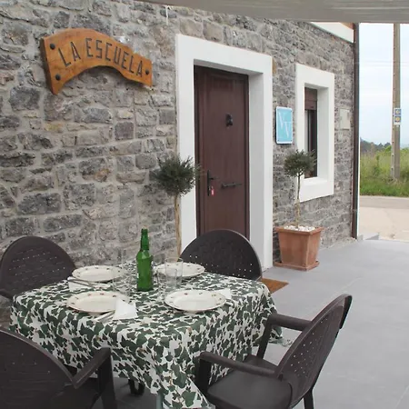 Casa Vacacional Escuela La Llera 펜션 코룬가