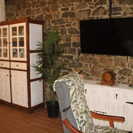 Casa Vacacional Escuela La Llera * Colunga