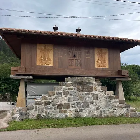 בית נופש Casa Vacacional Escuela La Llera קולונגה